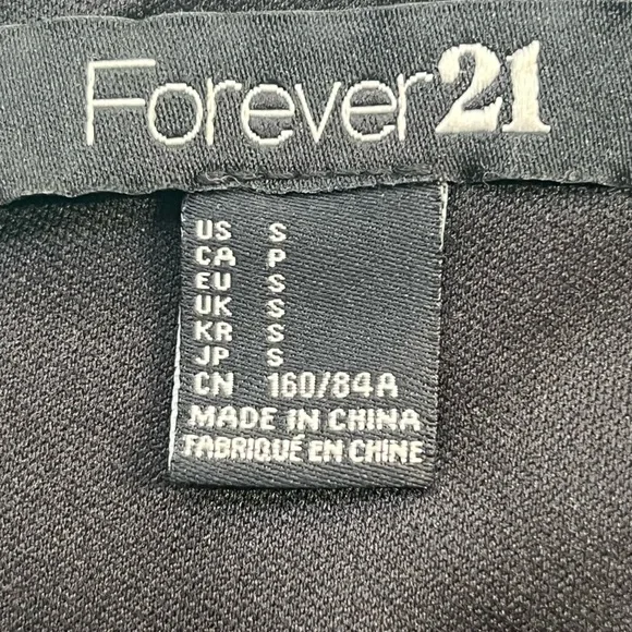 S LBD Sheath straight to gathered see-thru hem. Sleeveless Top - Picture 5 of 10